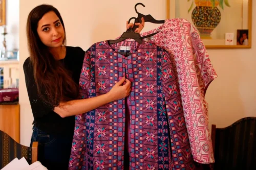 Tejiendo el camino hacia la industria de la moda palestina