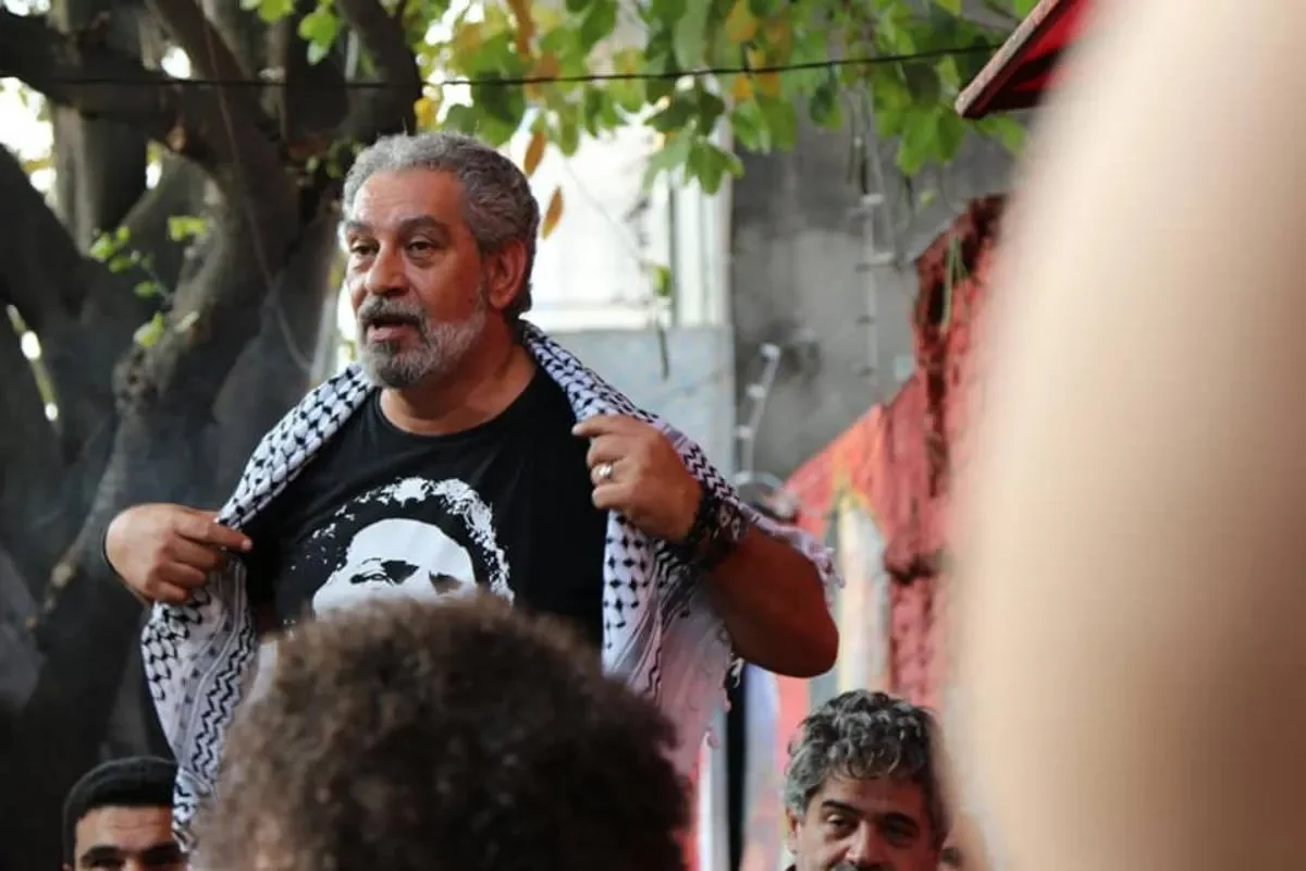 El activista brasileño que lleva el keffiyeh palestino desde hace décadas